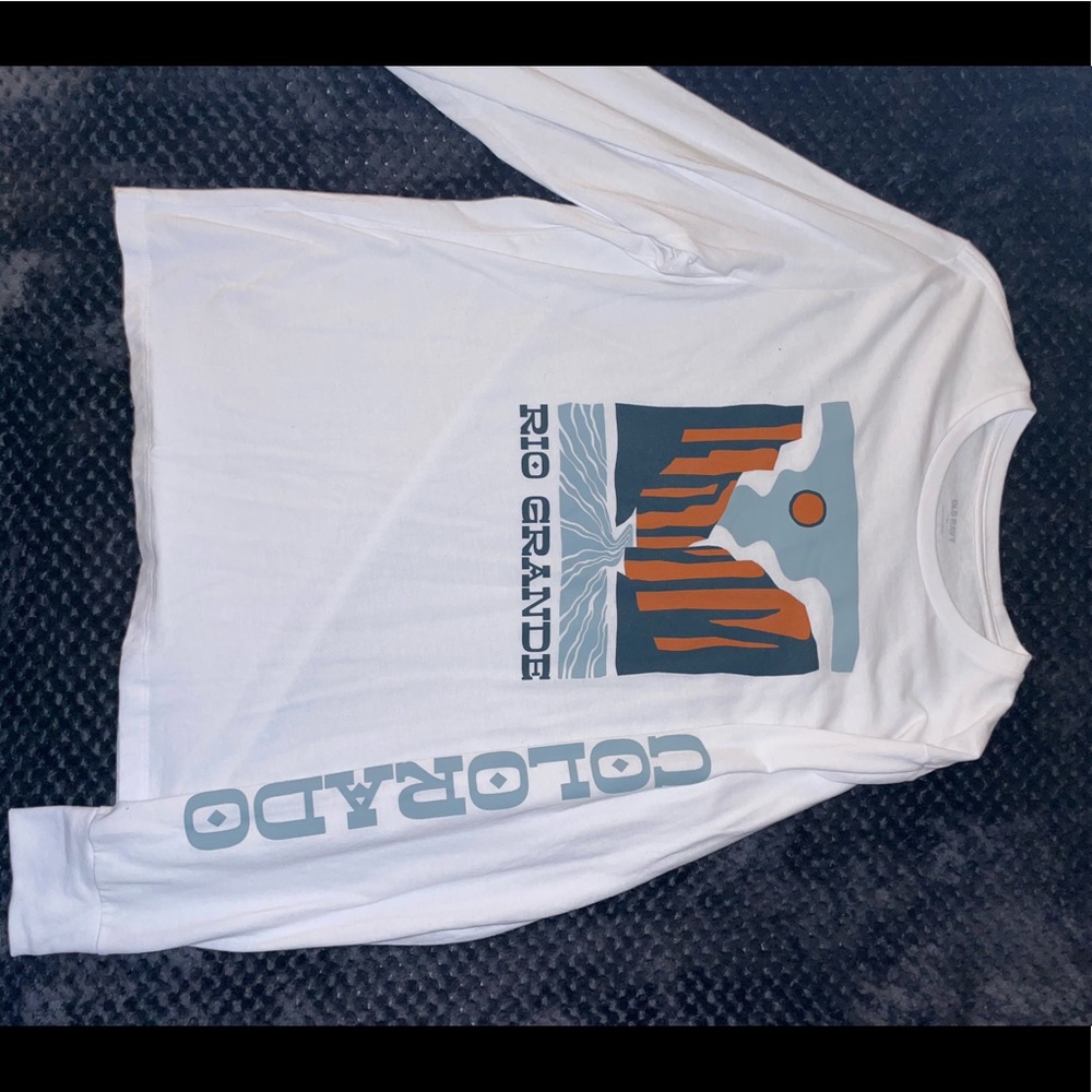 Old Navy Graphic Long Sleeve